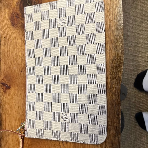 New never used pochette (came with neverfull) have e receipt and dust bag - Picture 3 of 5